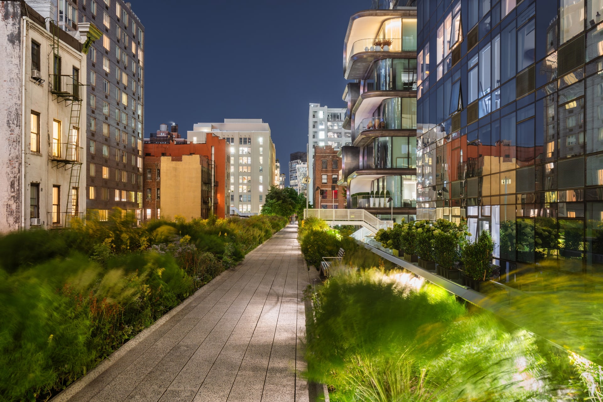 high-line-park-twilight-elevated-promenade