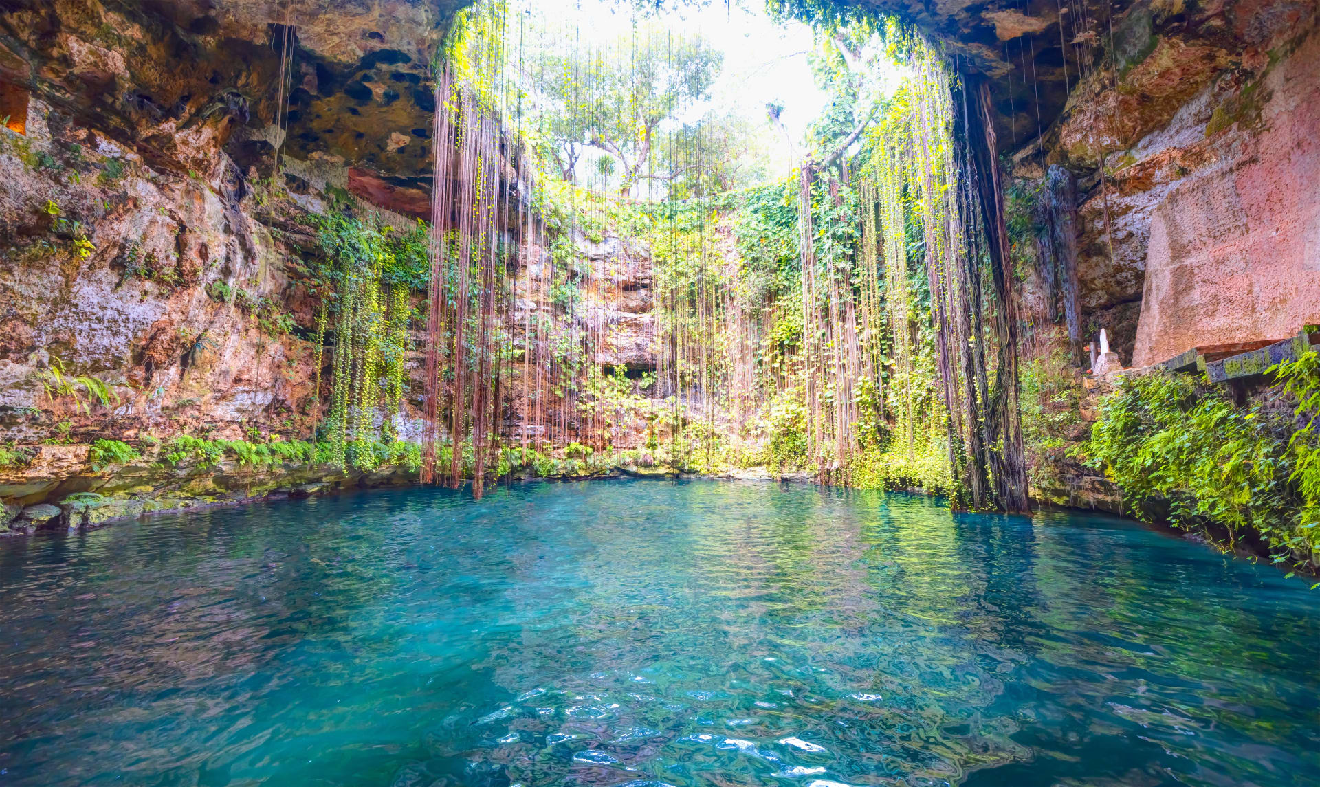 ikkil-cenote-sinkhole-lovely-yucatan-peninsulla