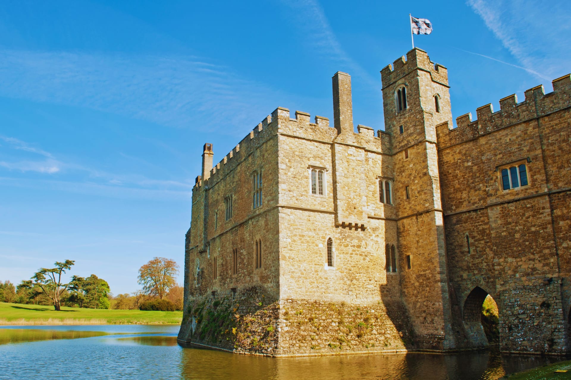 impressive-image-leeds-castle-set-on