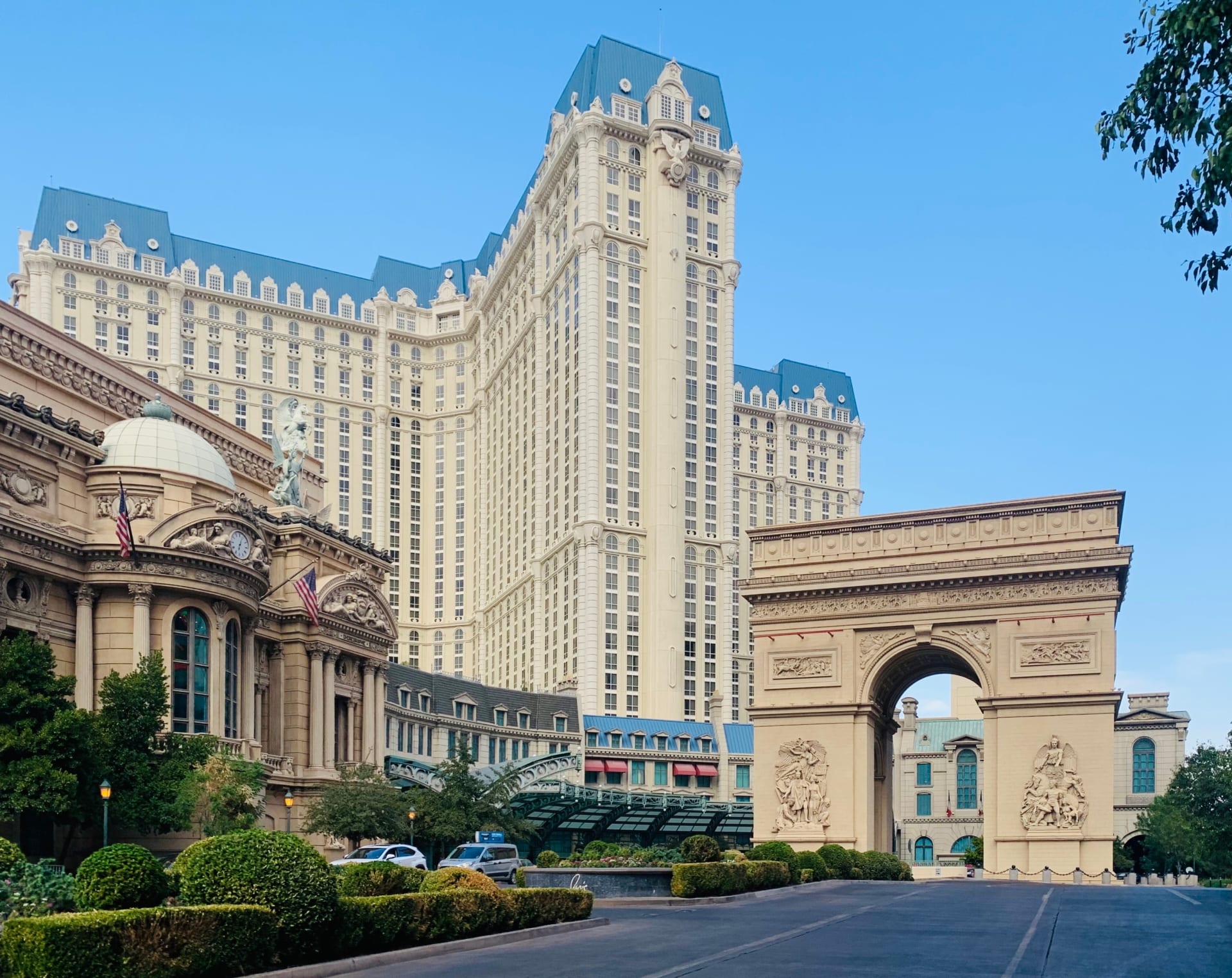 las-vegas-paris-hotel-arc-de-triomphe