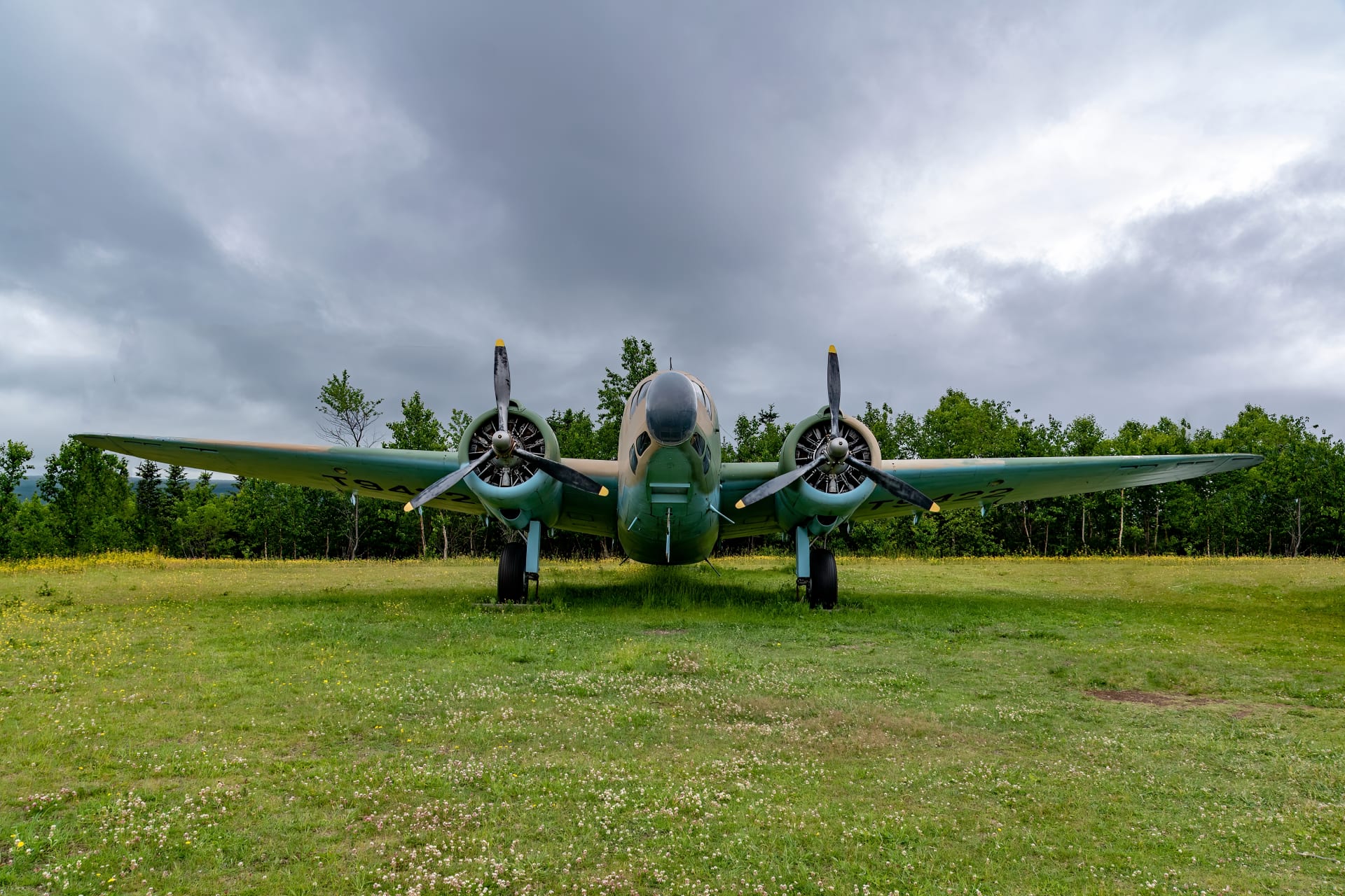 lockheed-hudson-bomber-rests-open-field