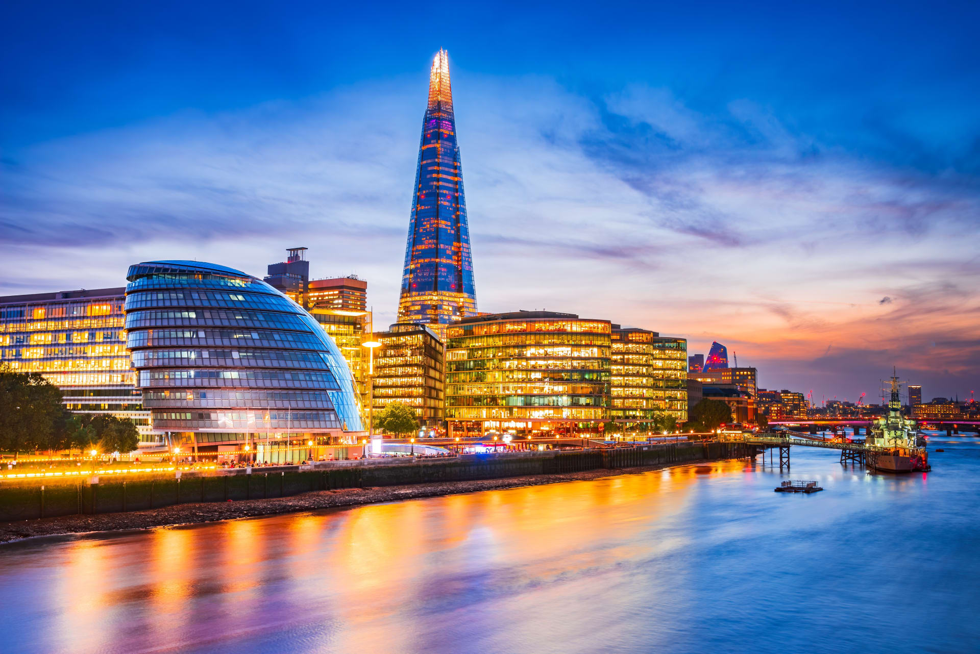 london-united-kingdom-skyline-view-famous