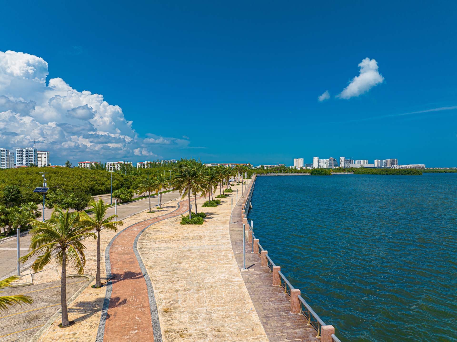 Malecon Tajamar 