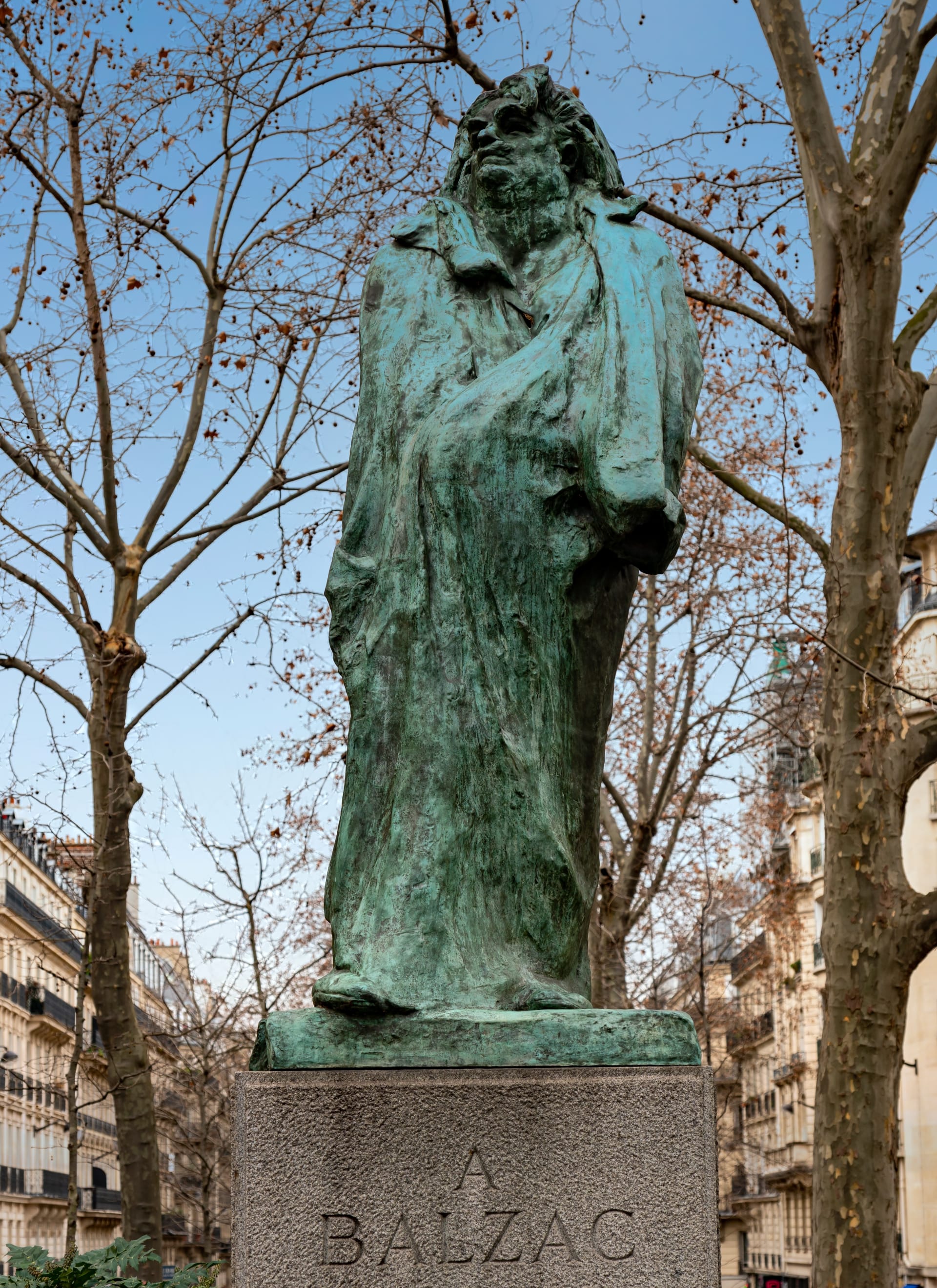 monument-balzac-by-august-rodin