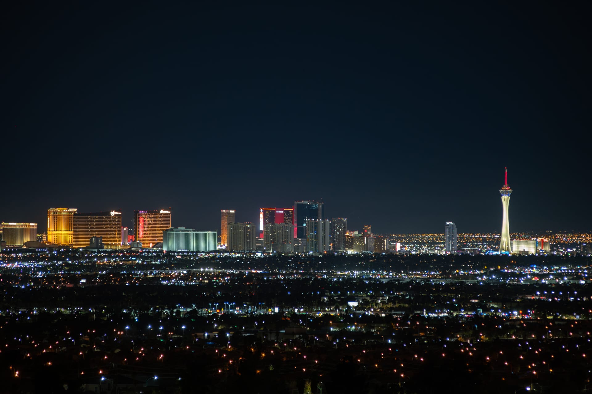 night-view-las-vegas-downtown