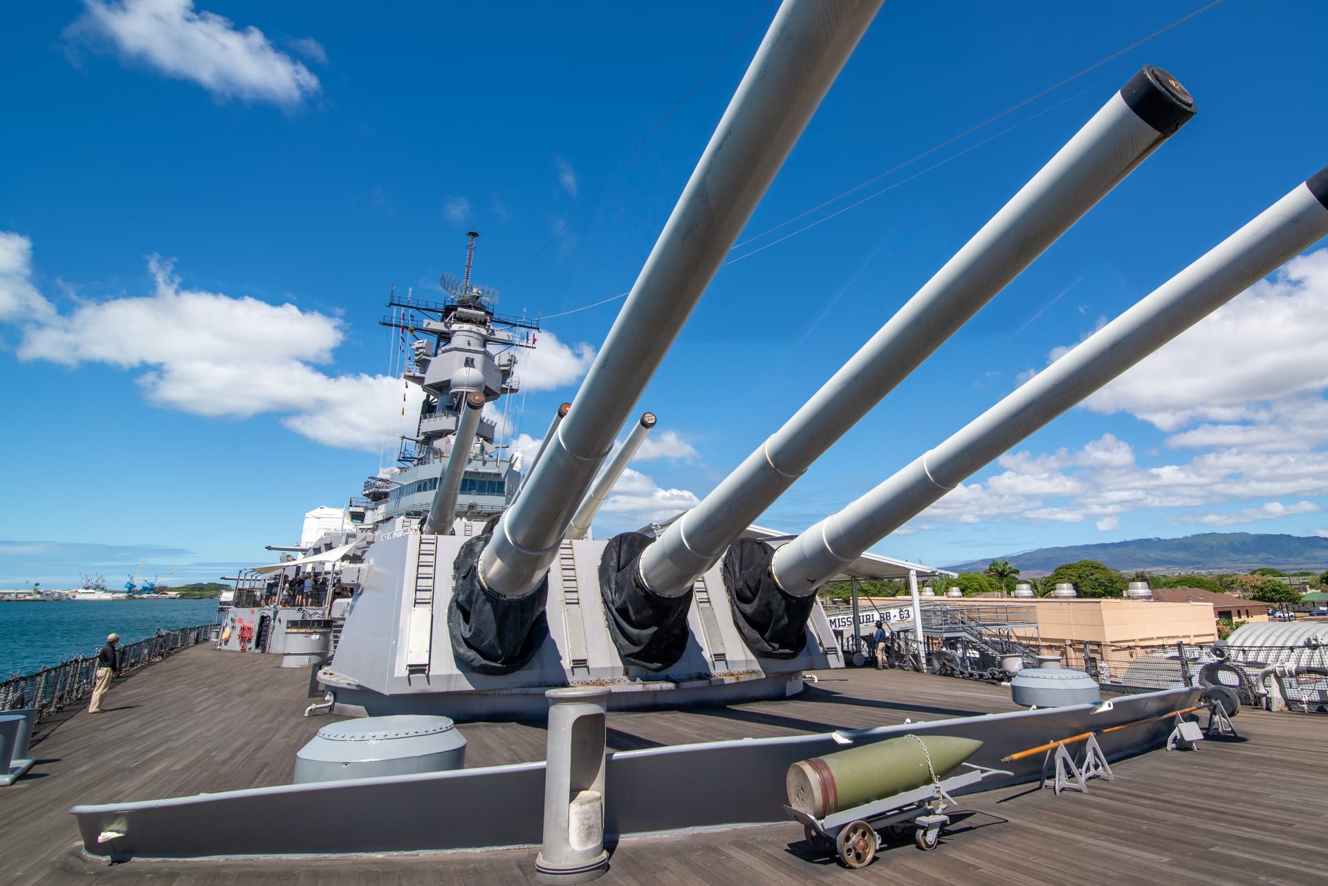 pearl-harbor-battleship-scenes-oahu-hawaii