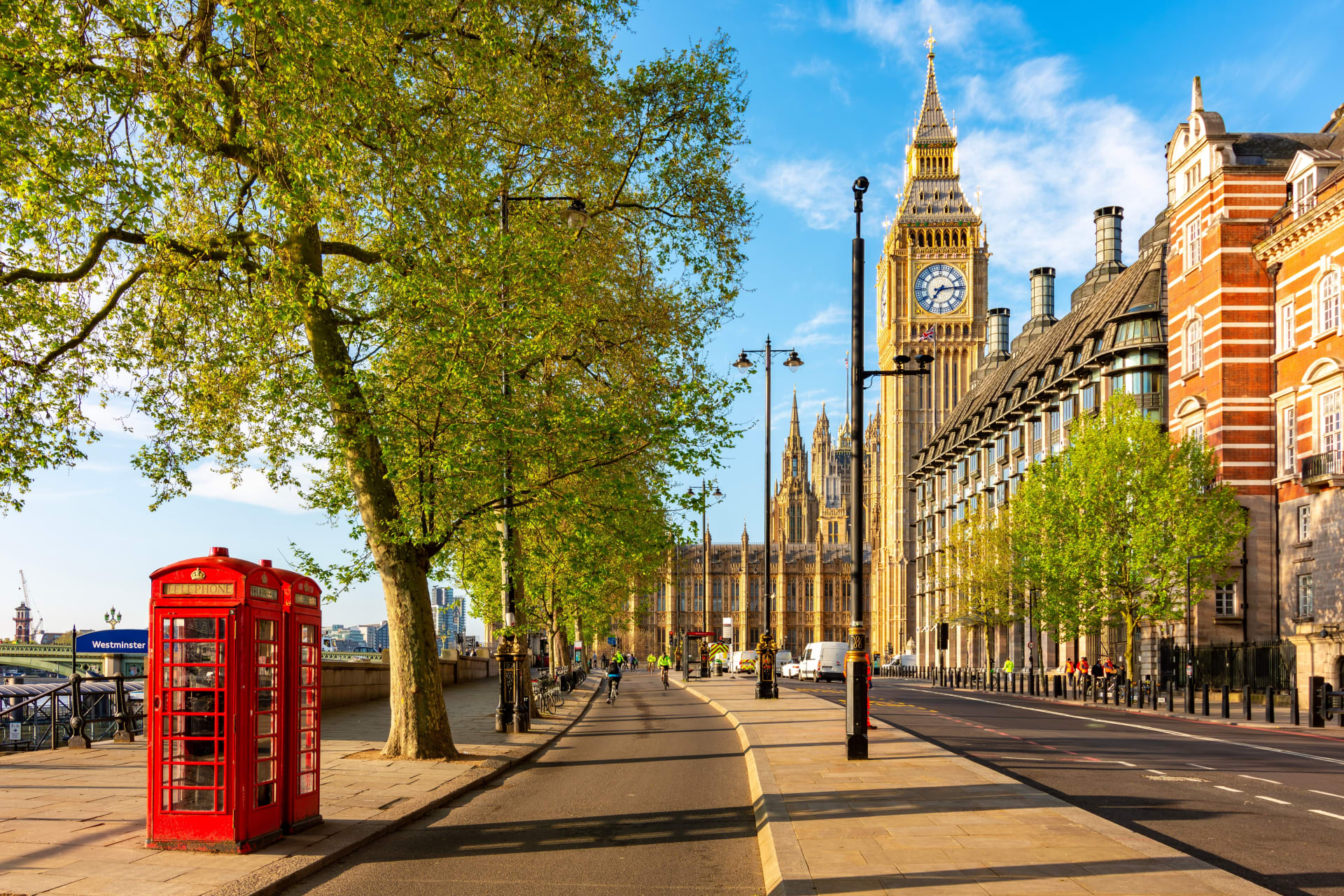 Big Ben and red London telephone boxes