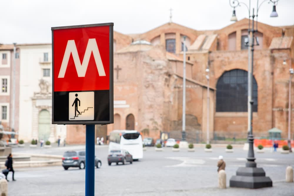 best ways to travel around rome without a car