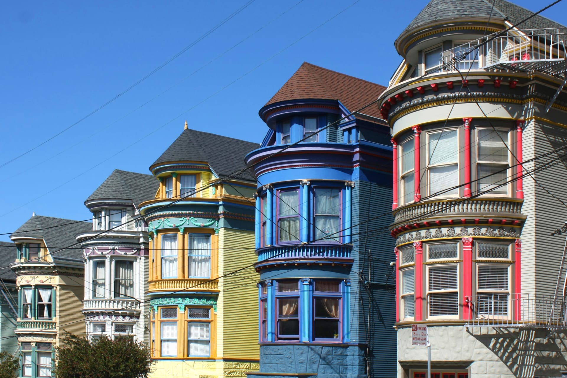 row-colorful-houses-haightashbury-district
