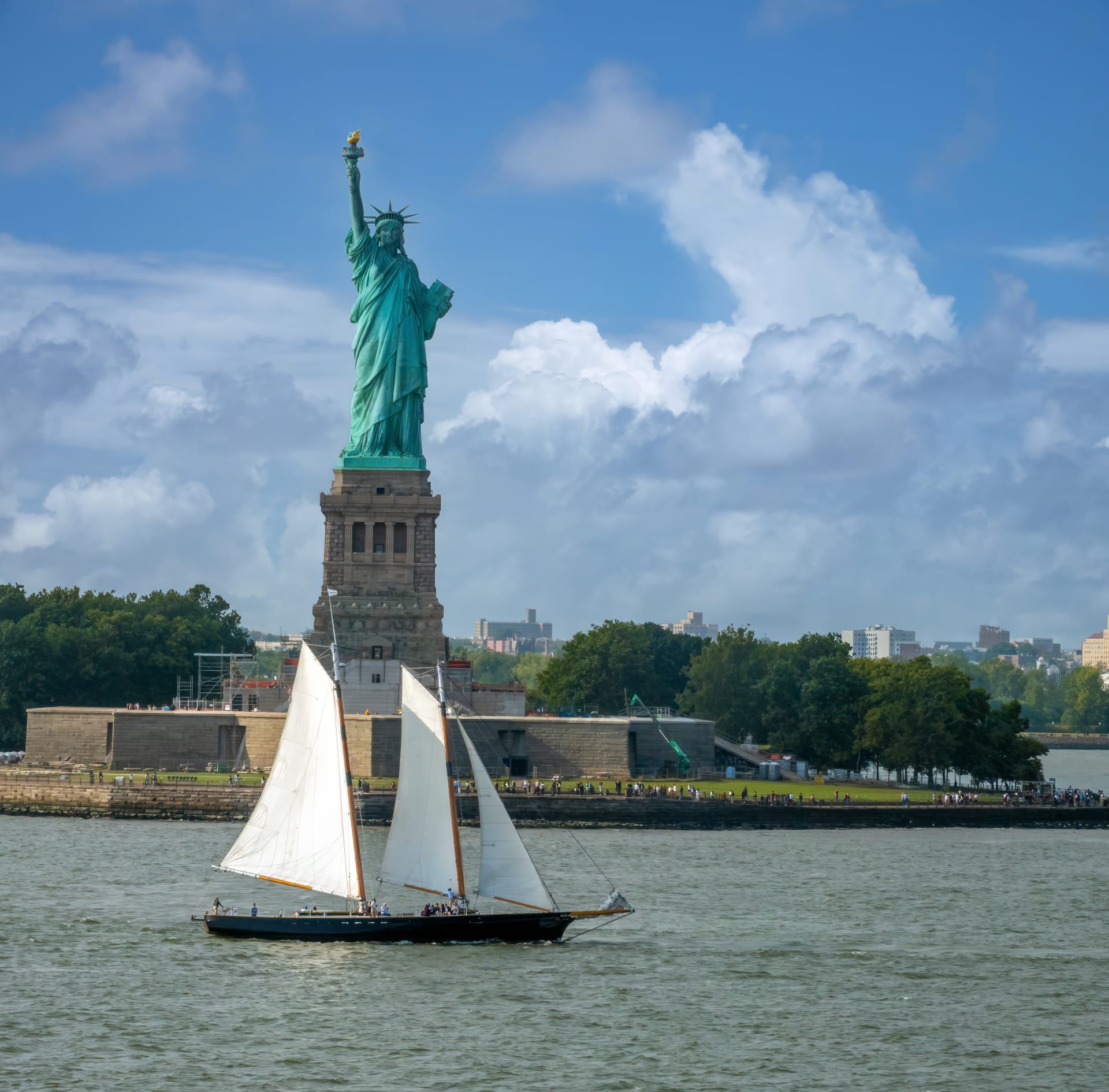 sailing-past-statue-liberty-new-york