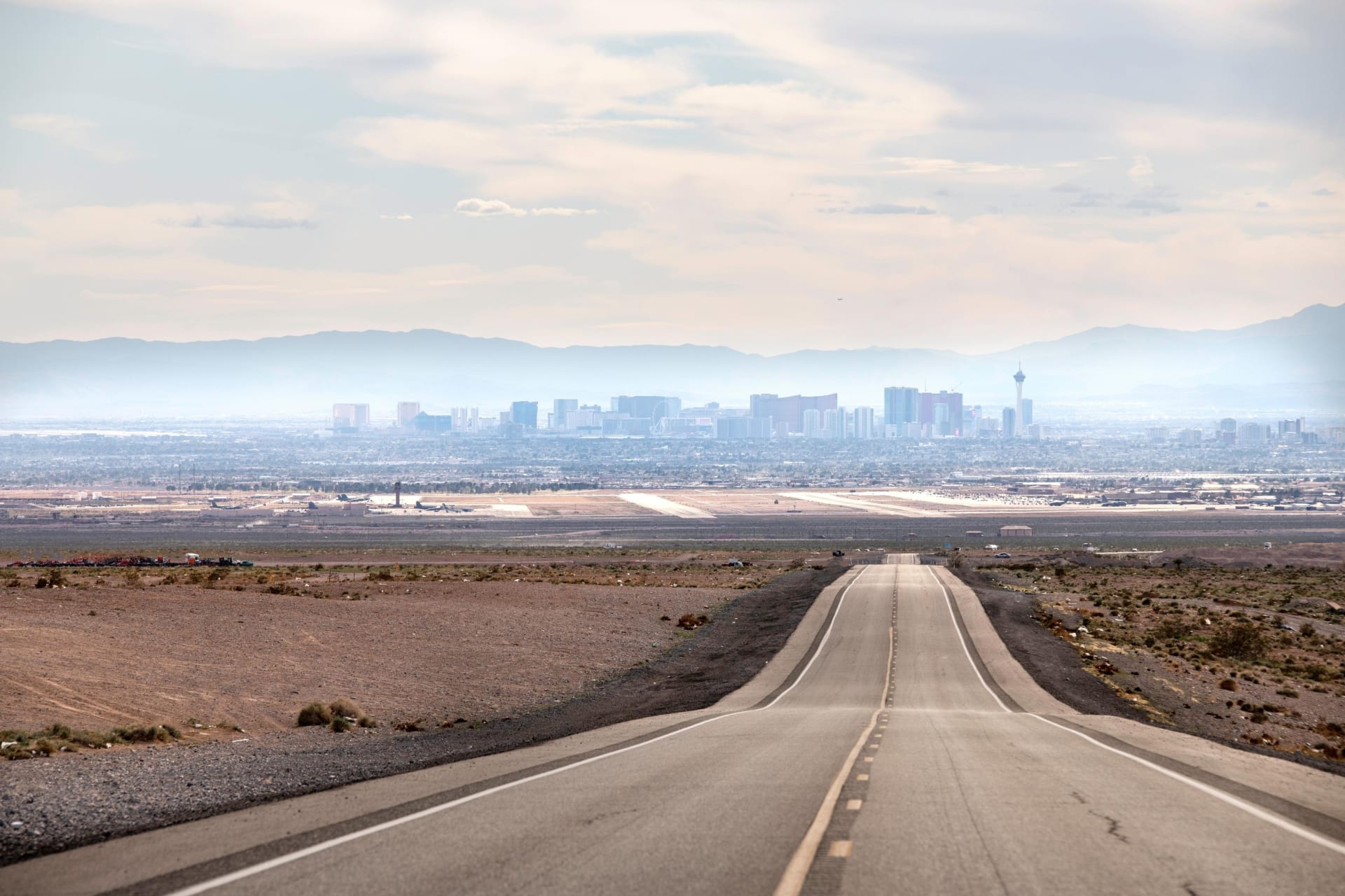 scenic-drive-road-las-vegas