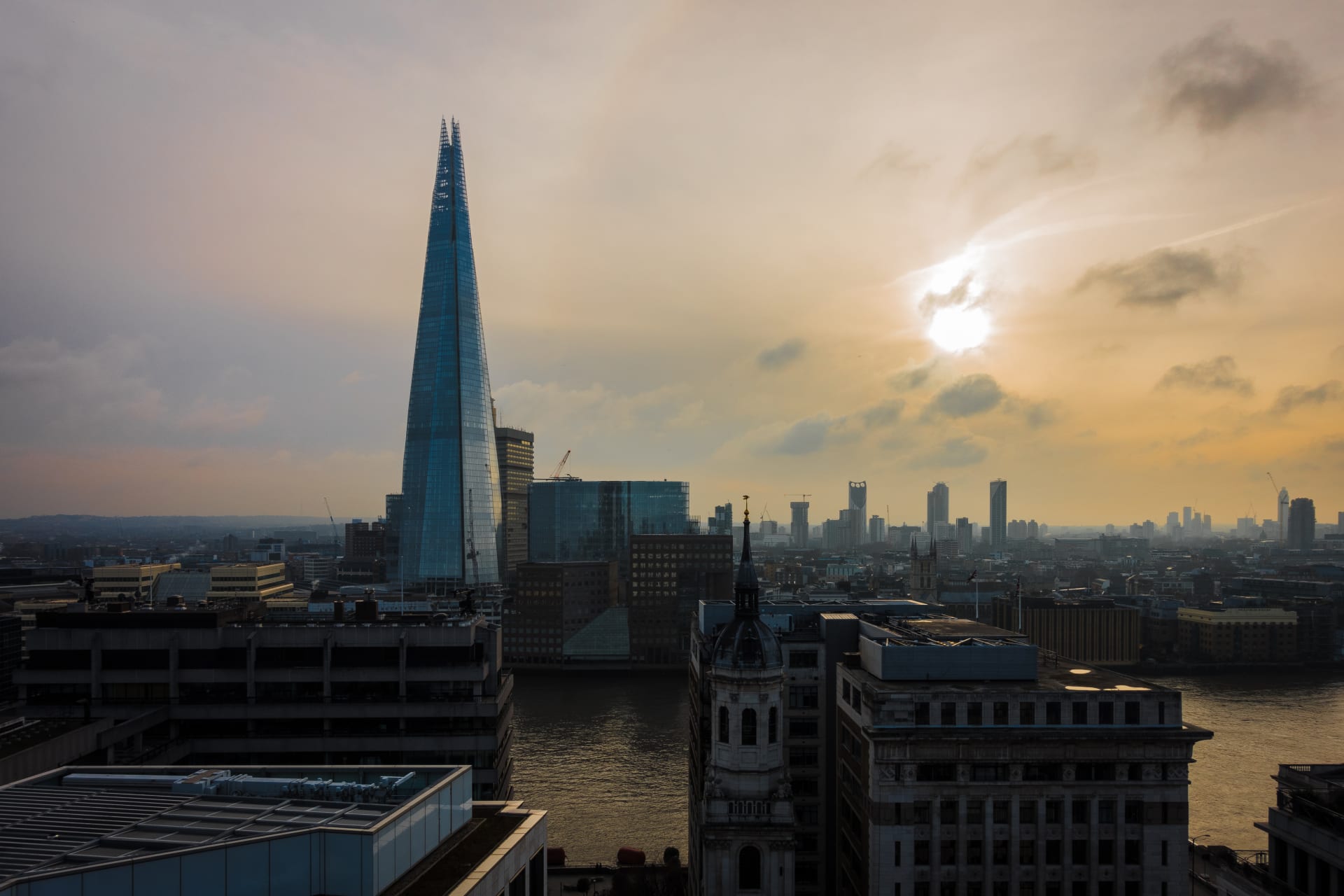 shard-sun-clouds-photo-high-dynamic