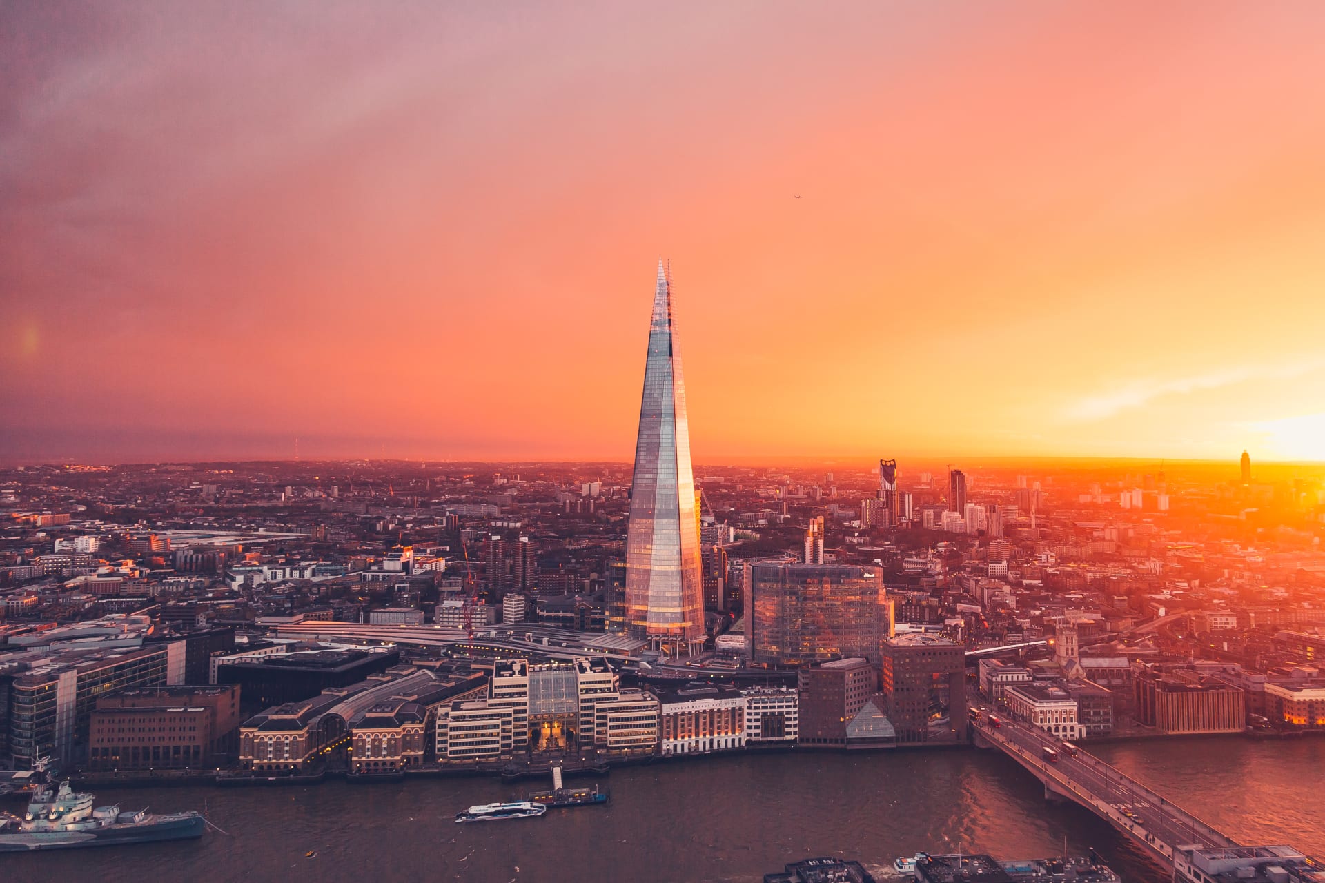 O The Shard ao pôr do sol