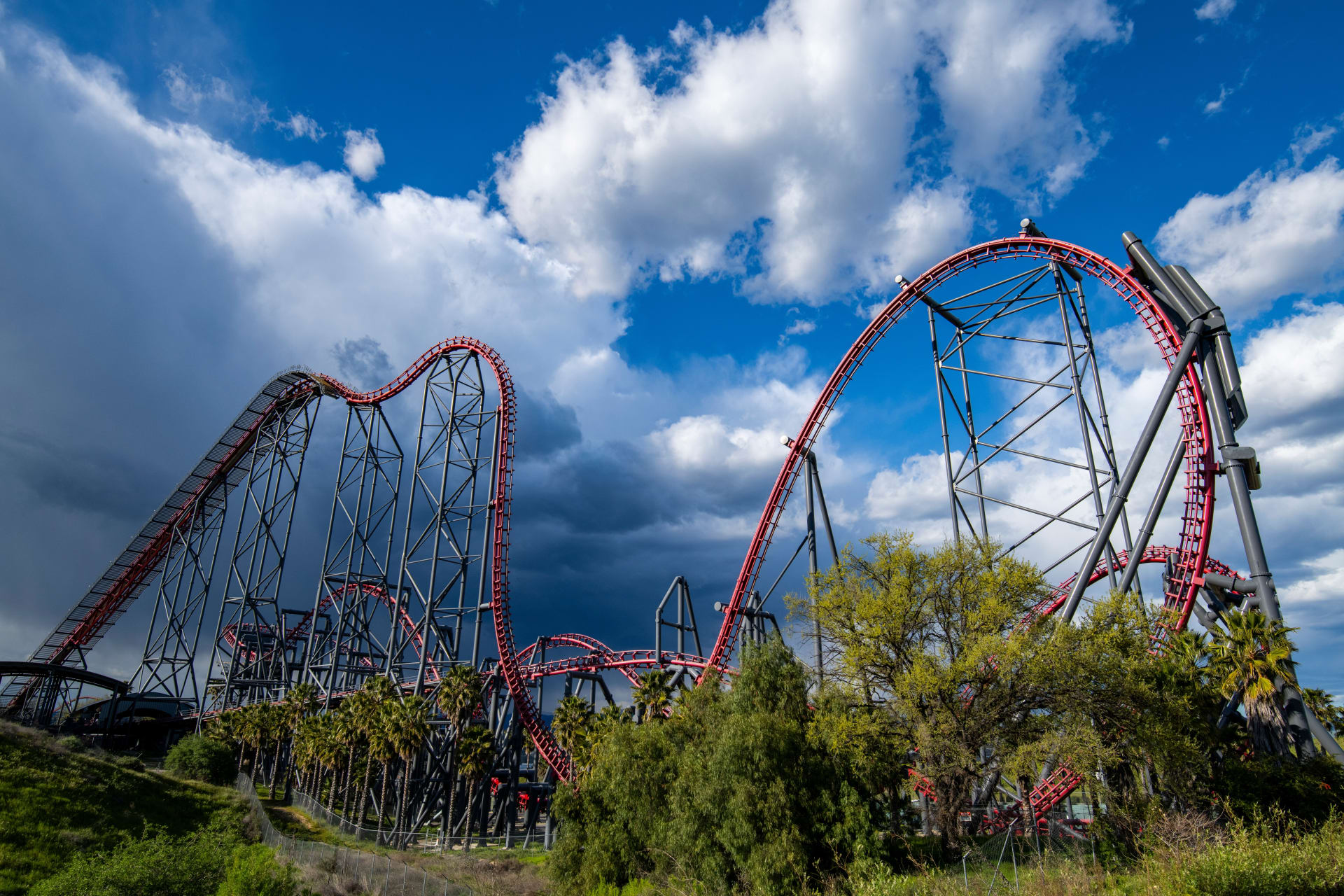 six-flags-magic-mountain-amusement-park