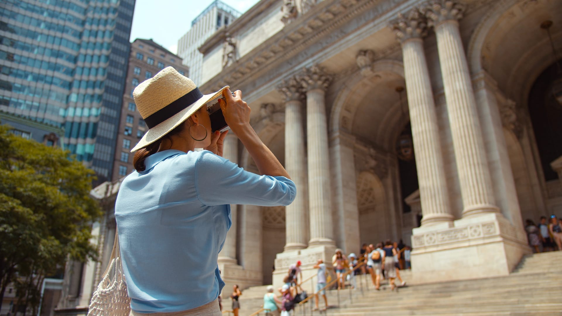 Tourist photographing the Met entrance
