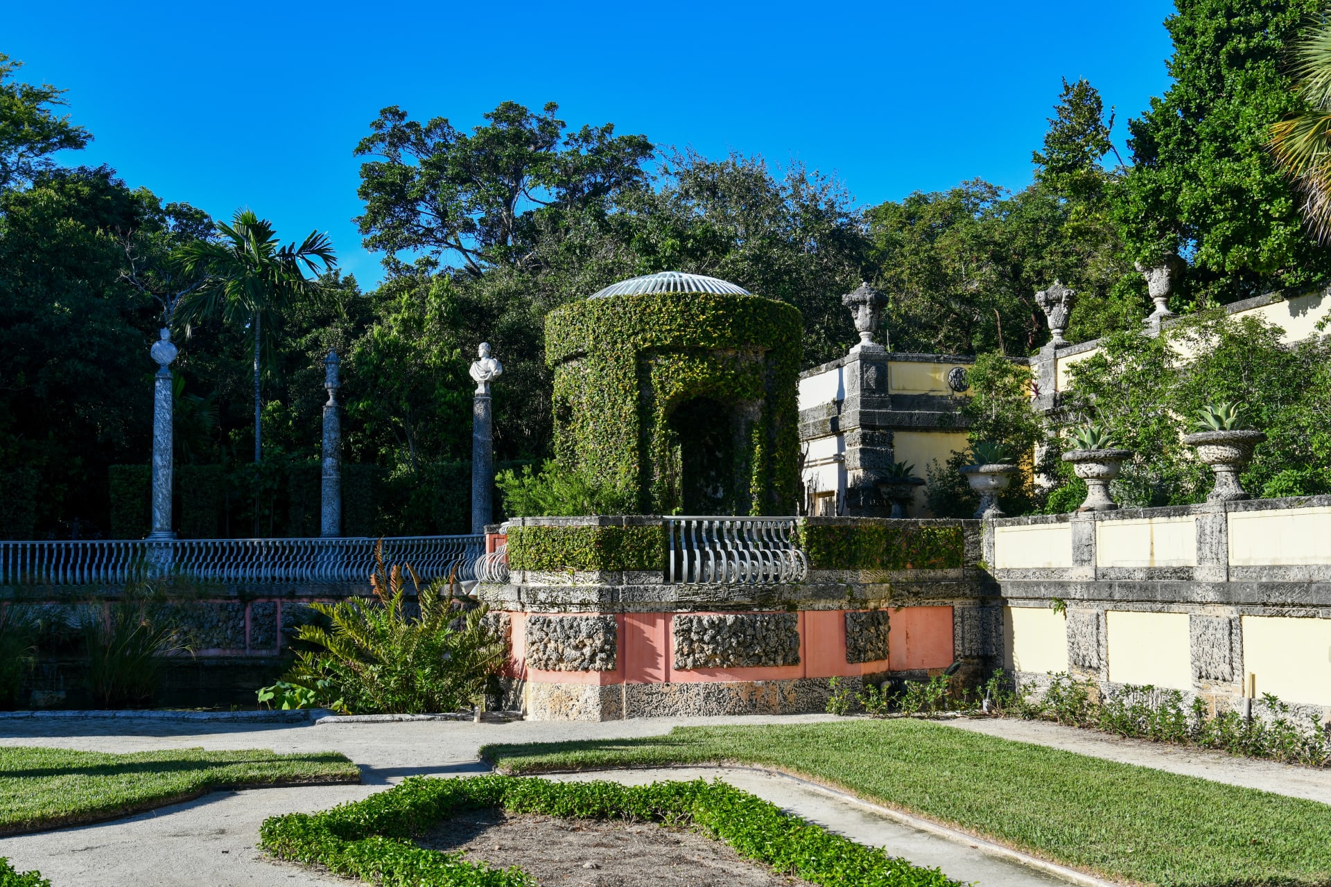 vizcaya-museum-miami-florida-former-villa