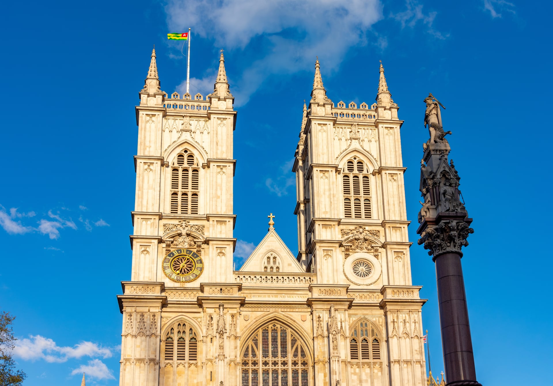 westminster-abbey-facade-scholars-war-memorial