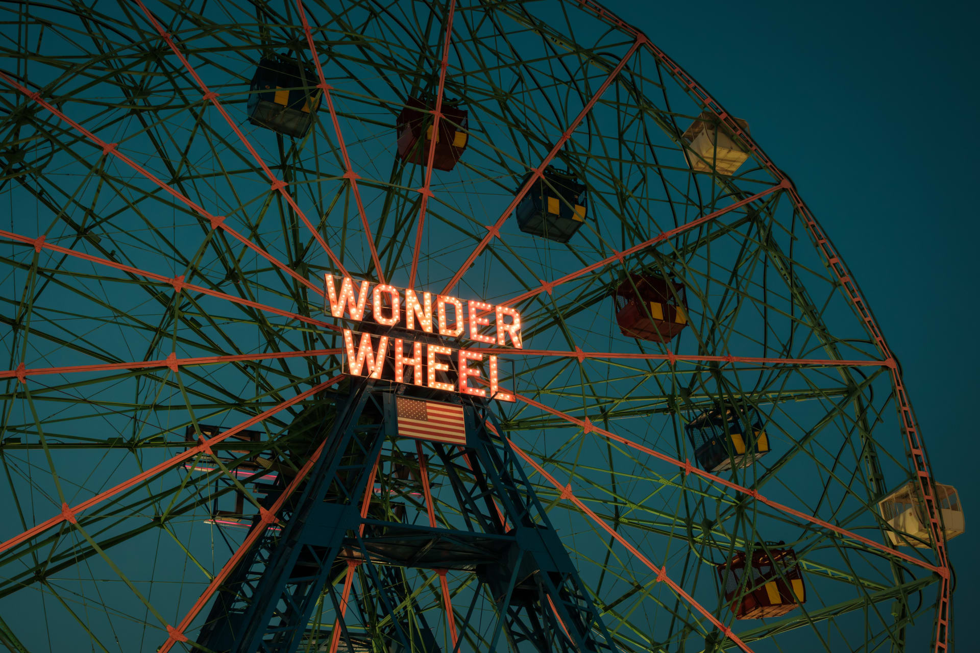 wonder-wheel-ferris-night-coney-island