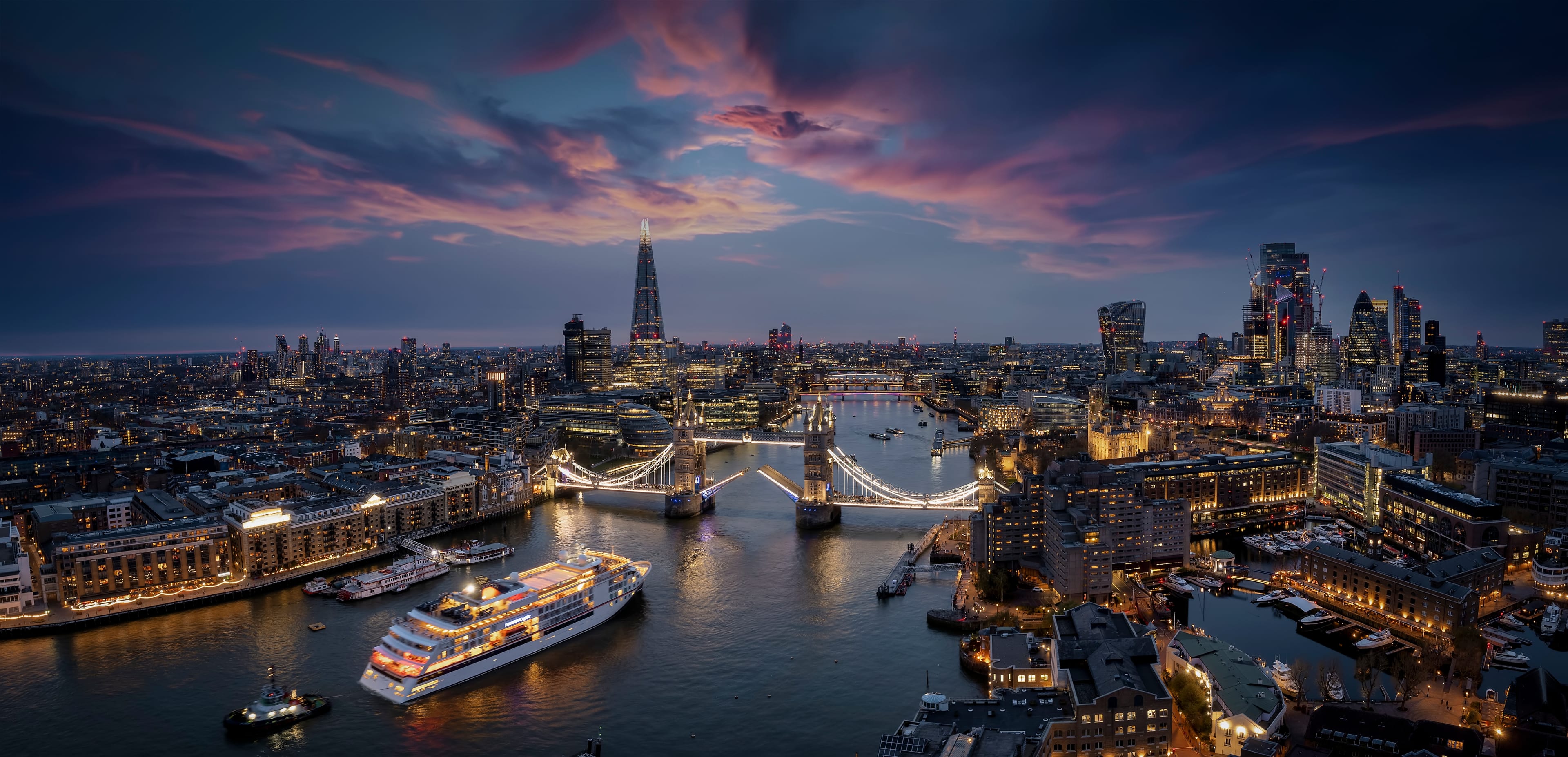 London skyline at night