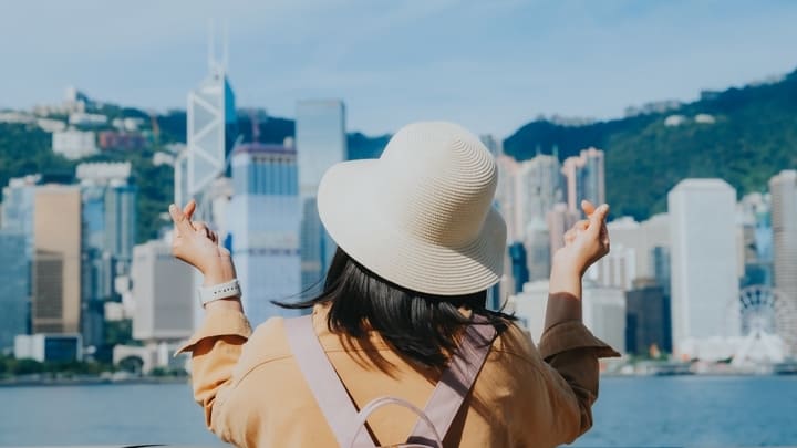 Woman sightseeing in Hong Kong