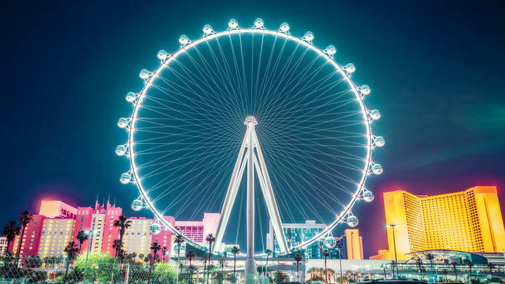 The High Roller in Las Vegas at night