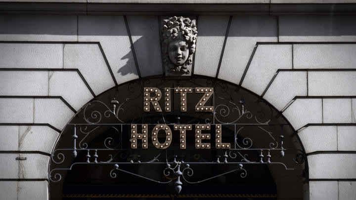 Hotel Ritz, Londres. Viajar barato a Londres.