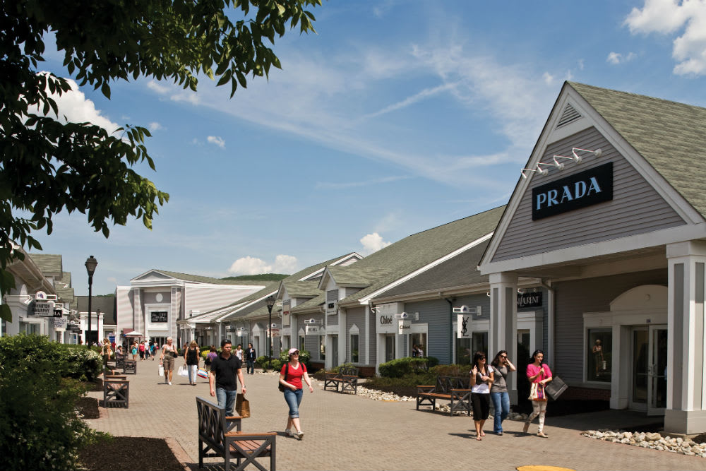 Woodbury Commons Shopping Outlet Center