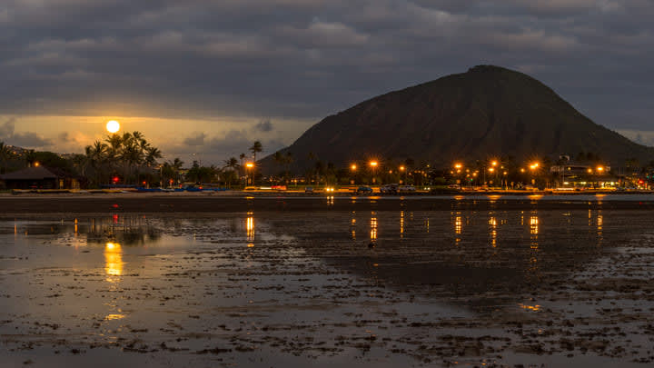 Super-moon by the Koko crater on Oahu island, Hawaii