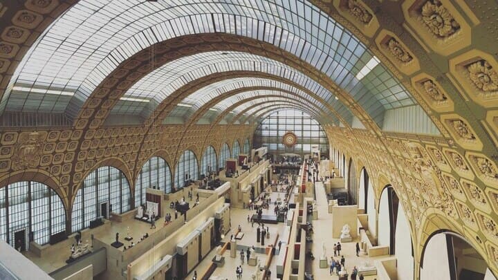 Sala principal del Museo de Orsay, París. Museo de Orsay sin colas.