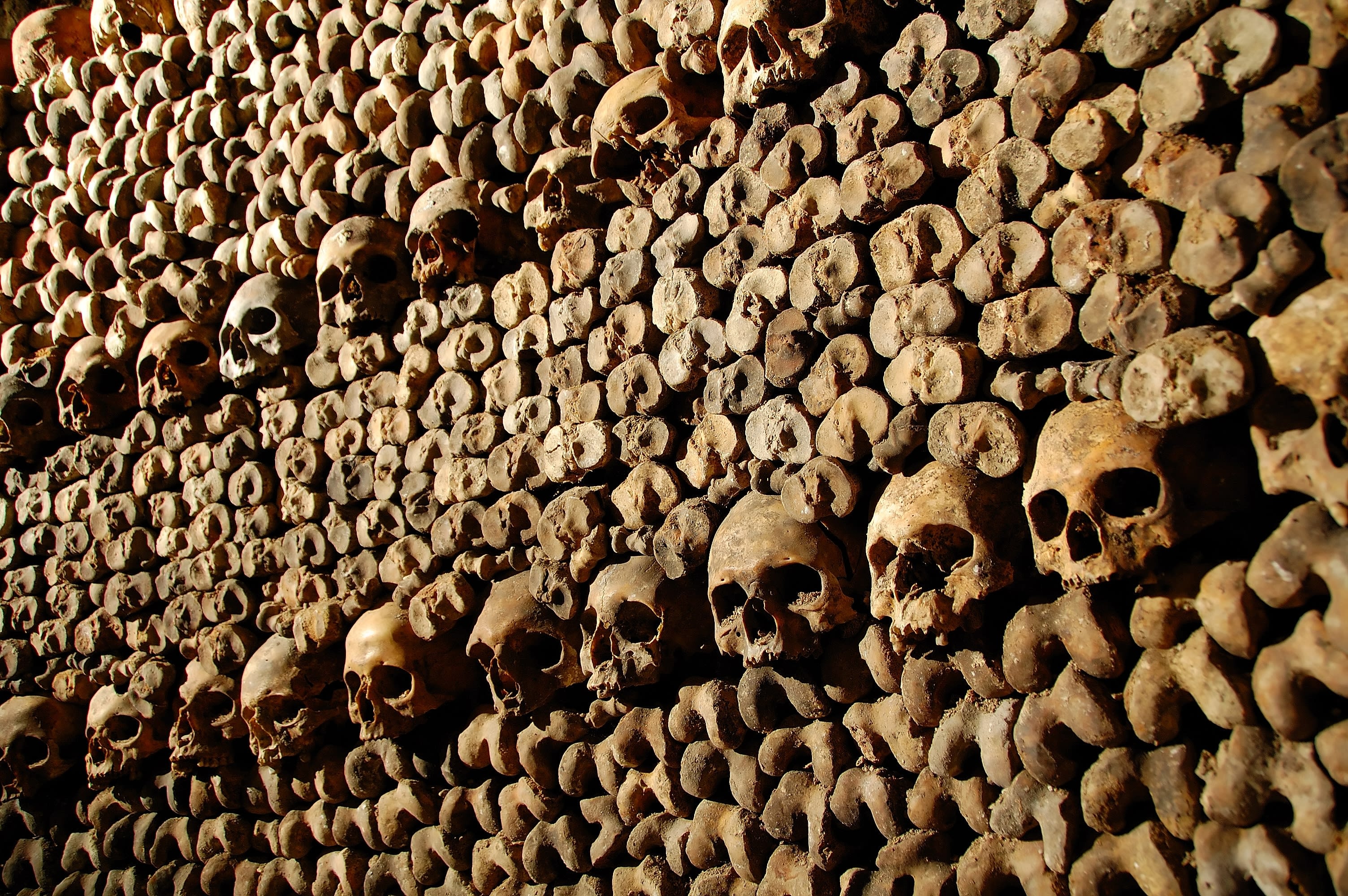 Capitale française, le Louvre, catacombes, 