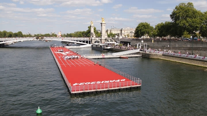 Olympic running platform on the Seine