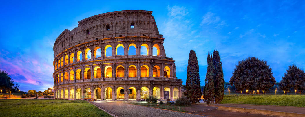 Coliseo al anochecer, Roma. Cosas que ver en Roma de noche.