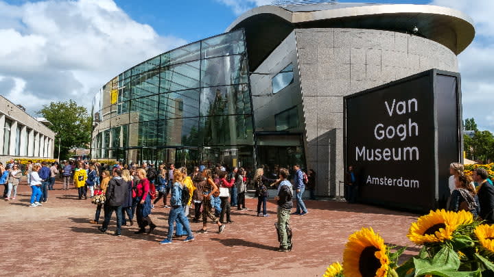 Image of College, Person, Walking, People, Handbag, 