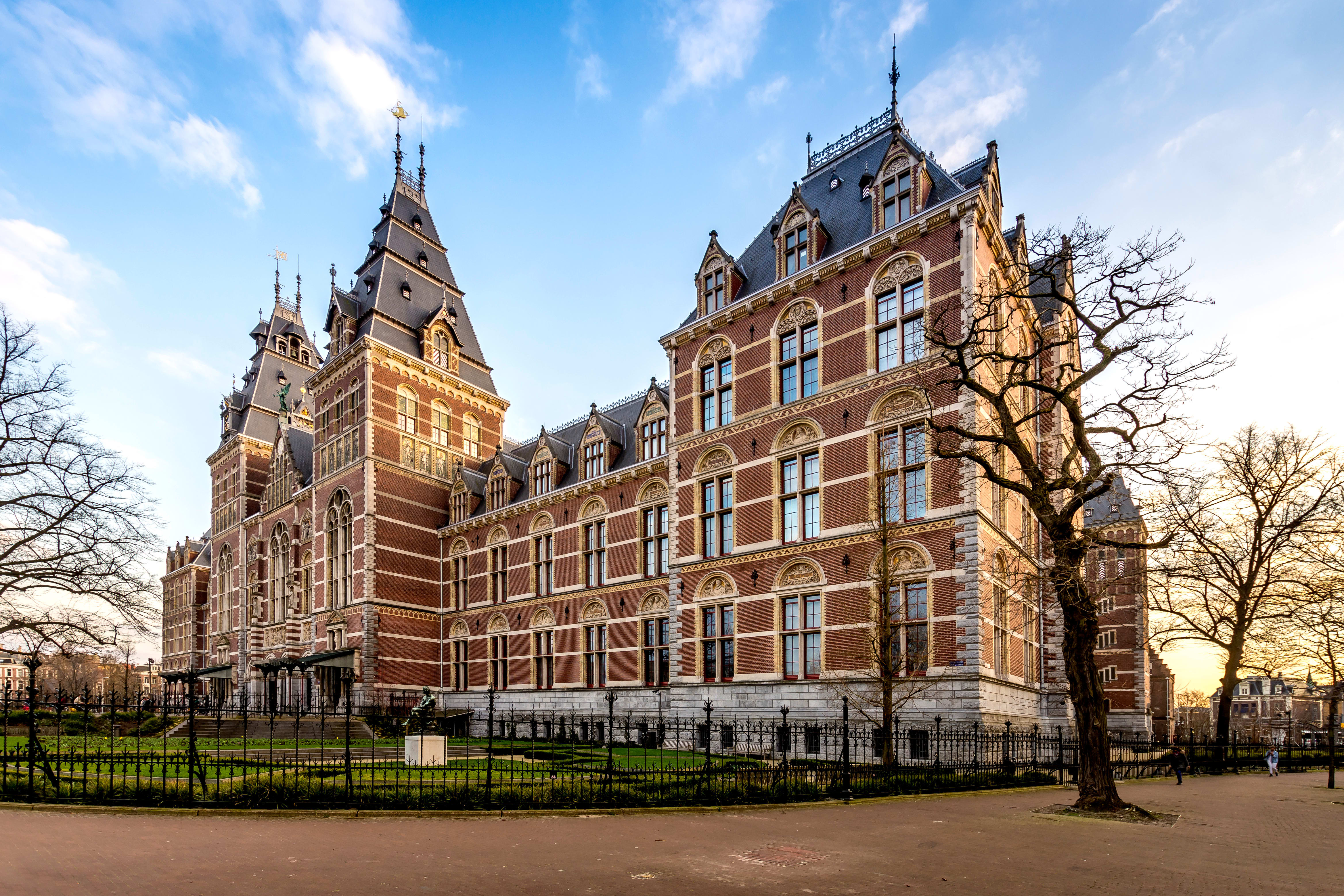 Image of City, Housing, Person, House, Manor,