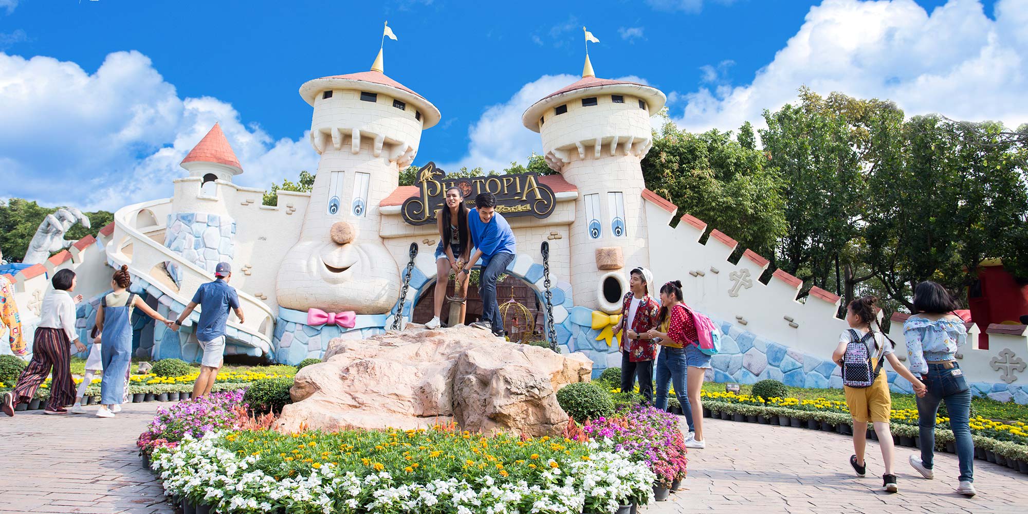 Dream World Thailand - Theme Park Near Bangkok - Go Guides