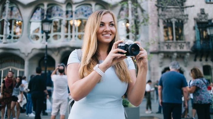 Image of Photography, Adult, Male, Man, Person, Female, Woman, Child, Girl, Face, Head, Selfie, Shorts, Blonde, Hair, 