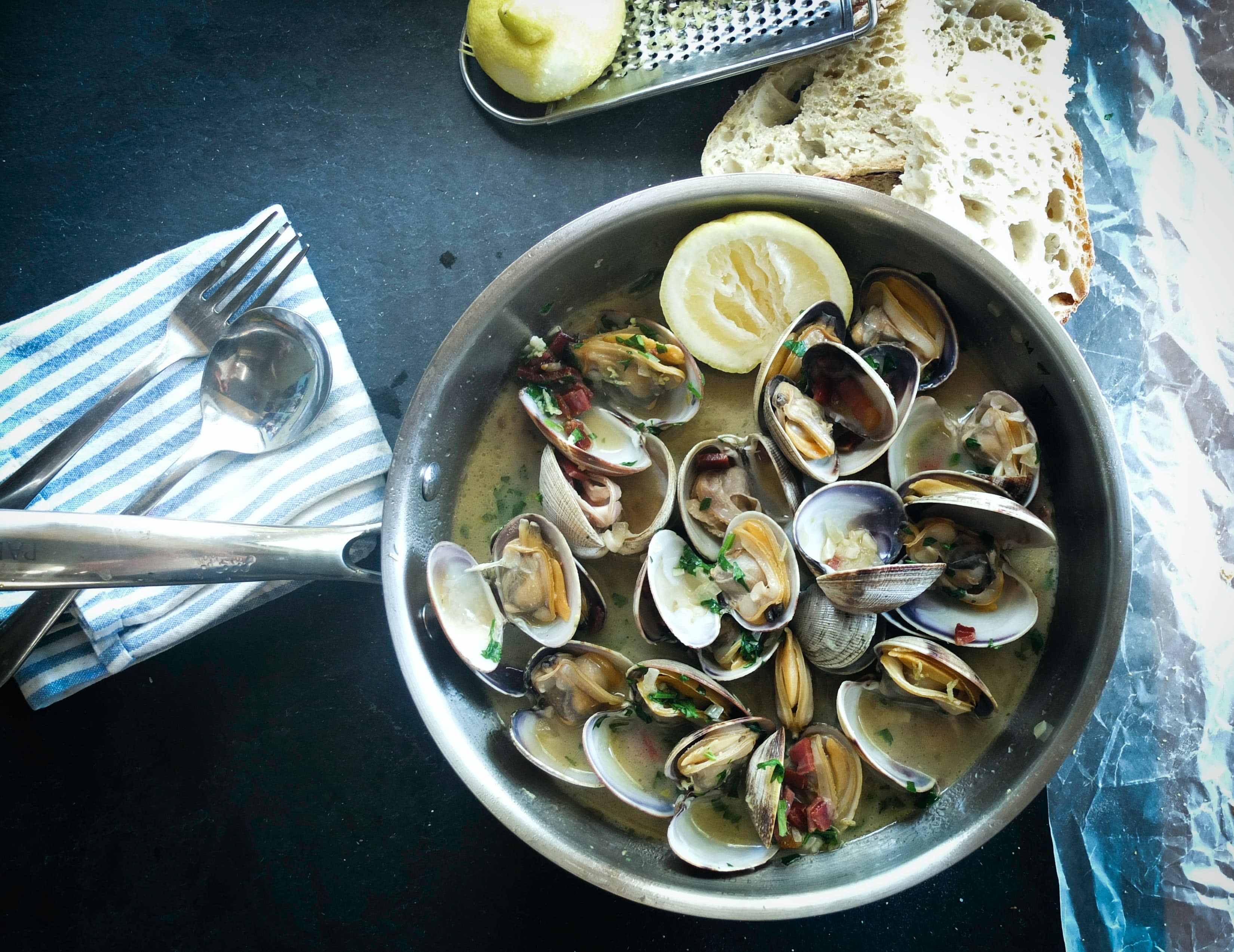 Image of Animal, Clam, Food, Sea Life, Seafood, Seashell, Cutlery, Fork, Food Presentation, Spoon, Bread, 