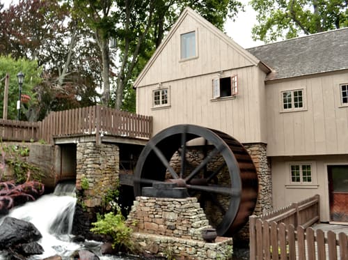 Image of Machine, Wheel, Outdoors, Shelter, Nature, Spoke, Water, Waterfall, 