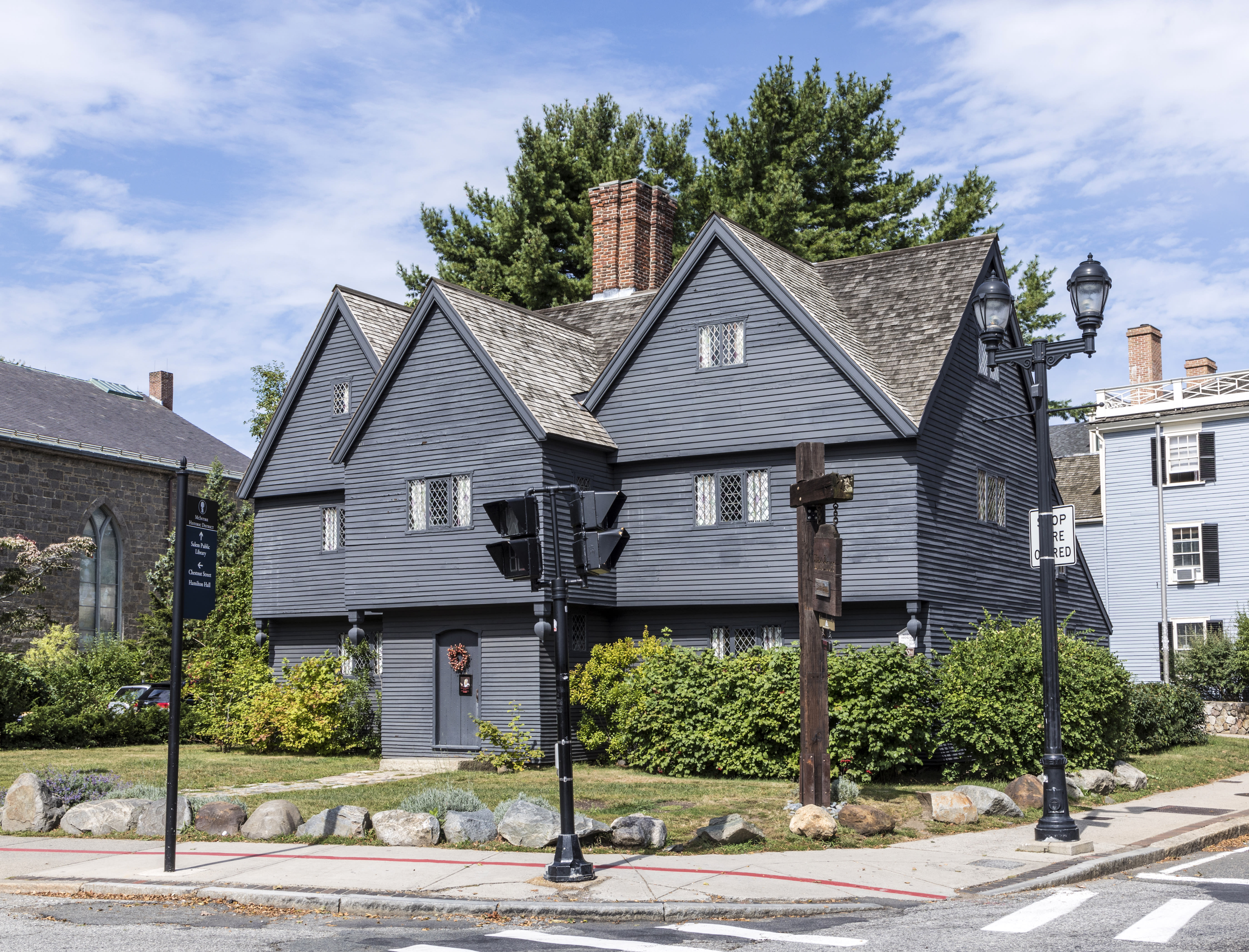 Image of Neighborhood, Suburb, Traffic Light, Building, Housing, 