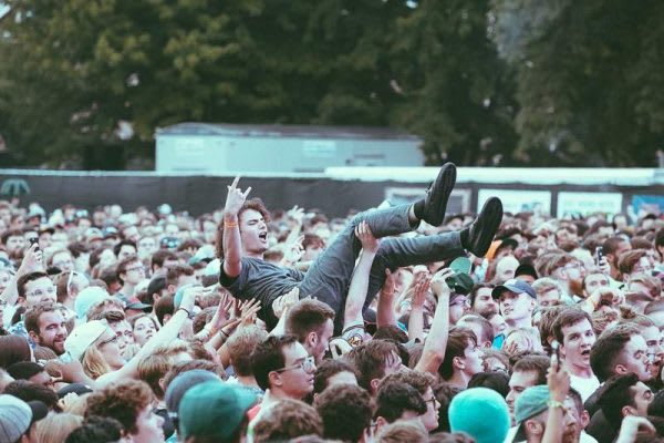 Image of Concert, Crowd, Person, Hat, People, Glove, Glasses, Adult, Male, Man, 