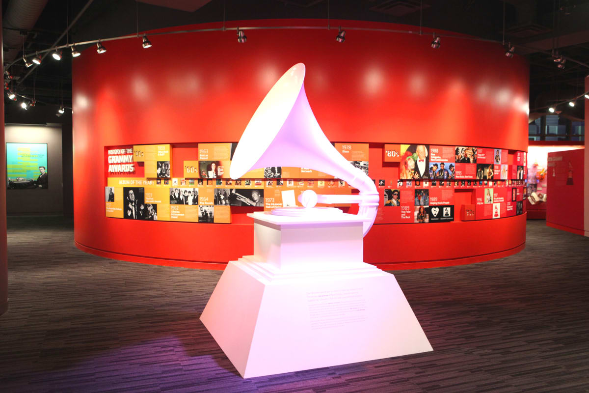 Image of Lighting, Electronics, Screen, Computer Hardware, Hardware, Monitor, Floor, Flooring, Kiosk, Indoors, Interior Design, Furniture, Table, 