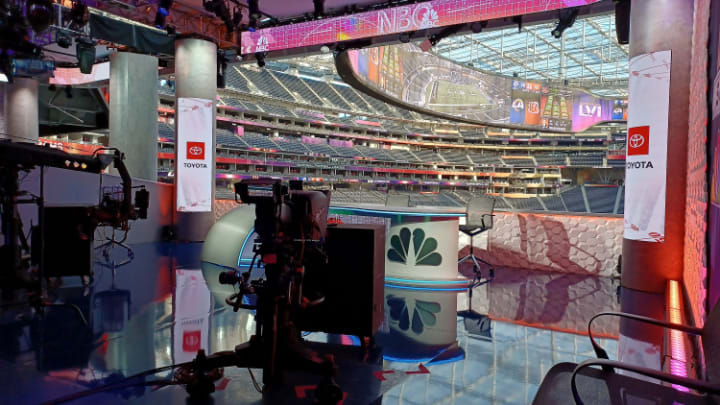 Image of Electronics, Screen, Computer Hardware, Hardware, Monitor, Indoors, Lighting, 