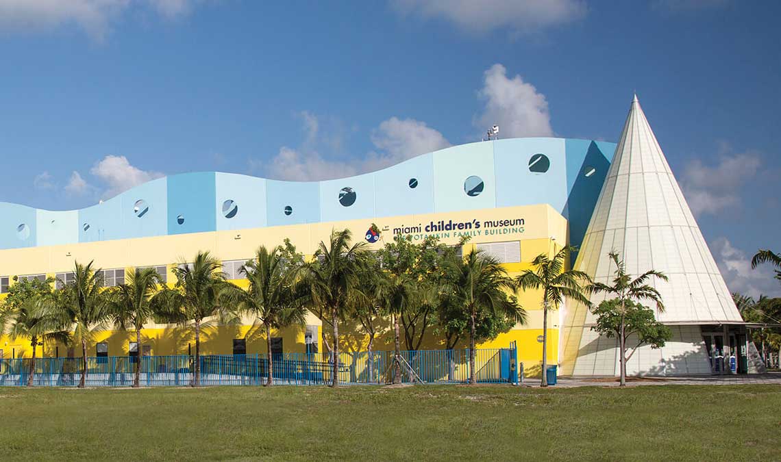 Image of Building, Hotel, Resort, Convention Center, House, Housing, Villa, Shopping Mall, Grass,