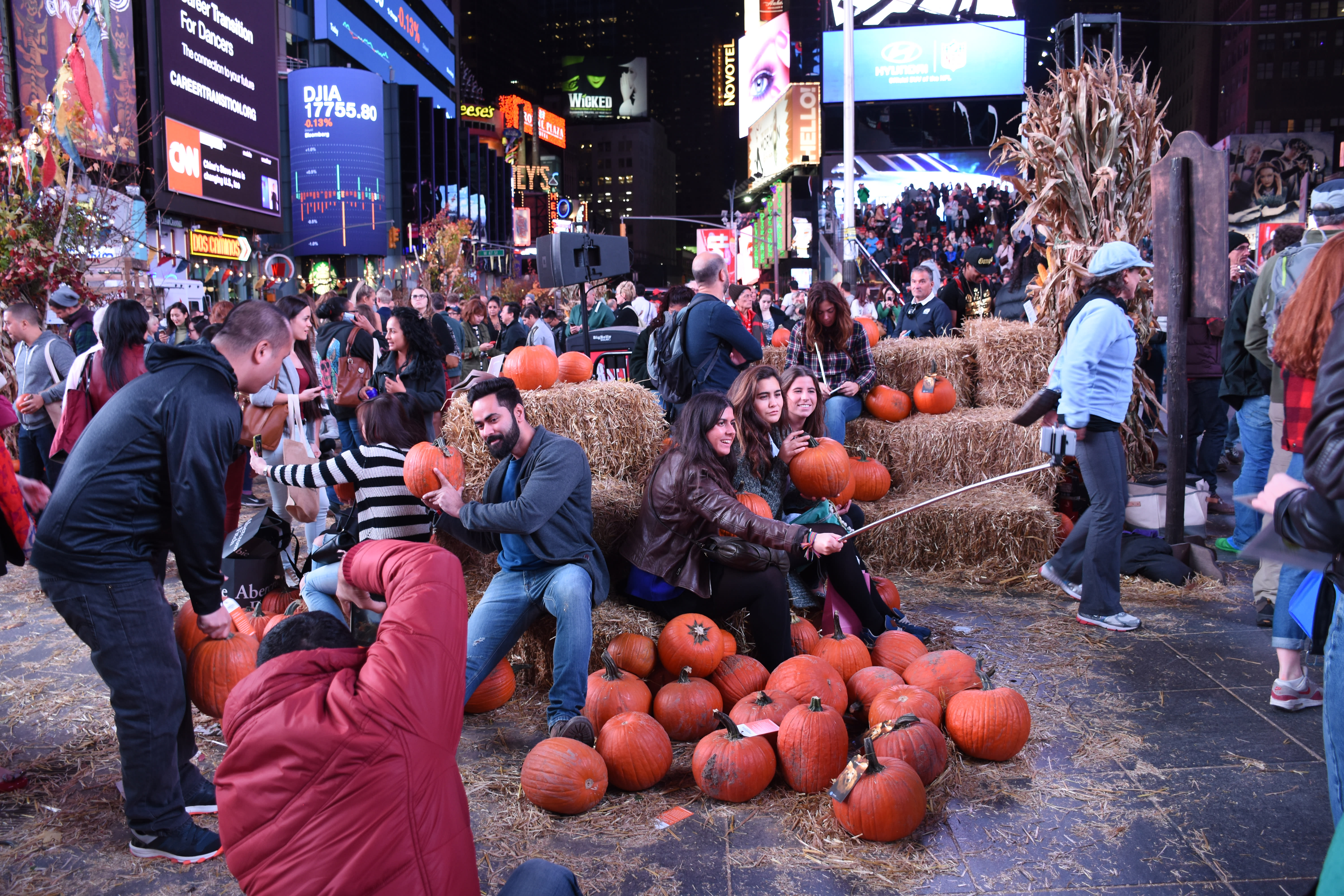 Image of Food, Produce, Pumpkin, Adult, Male, Man, Person, Handbag, Female, Woman, Urban, 