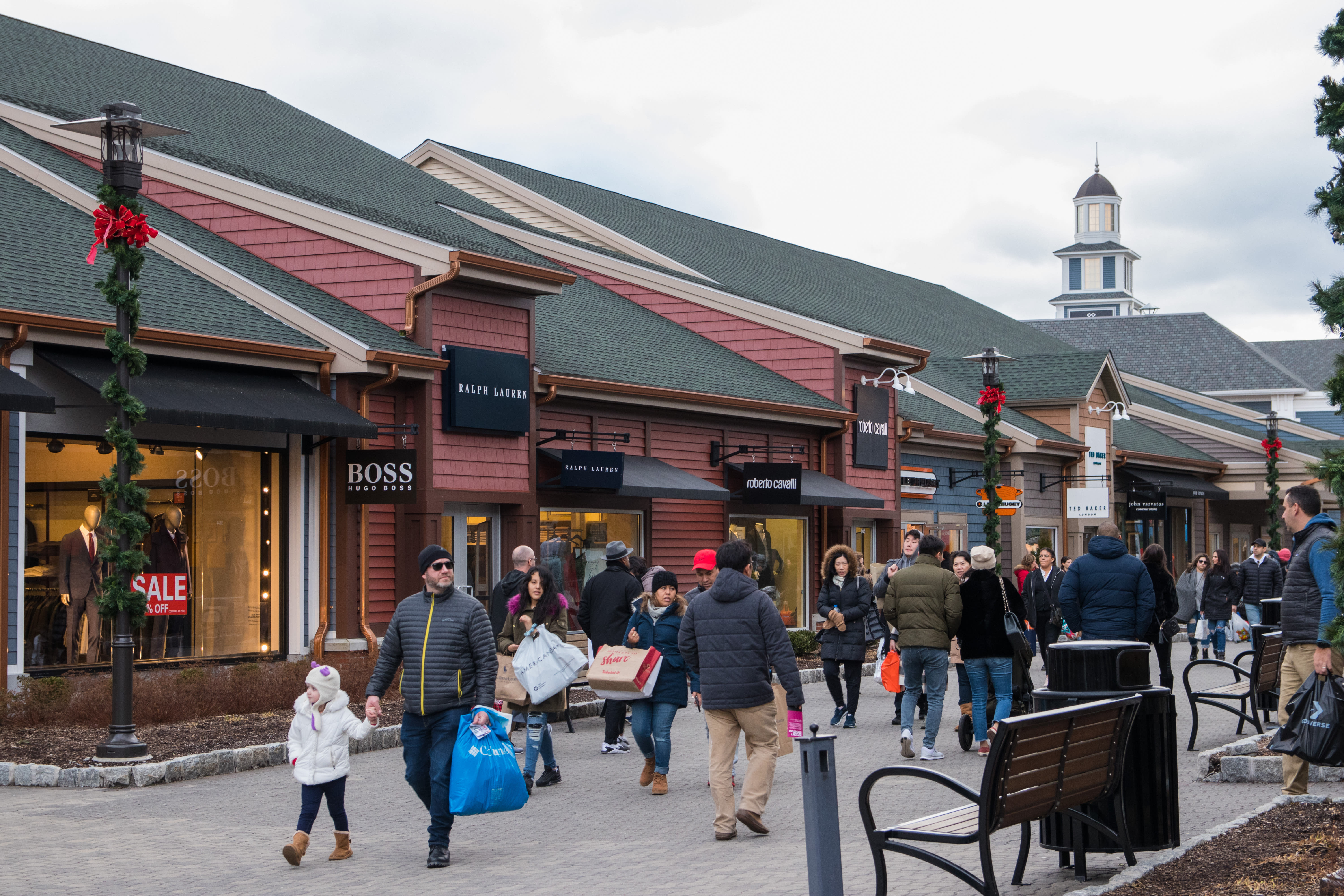 Outlet, Vêtements & Chaussures