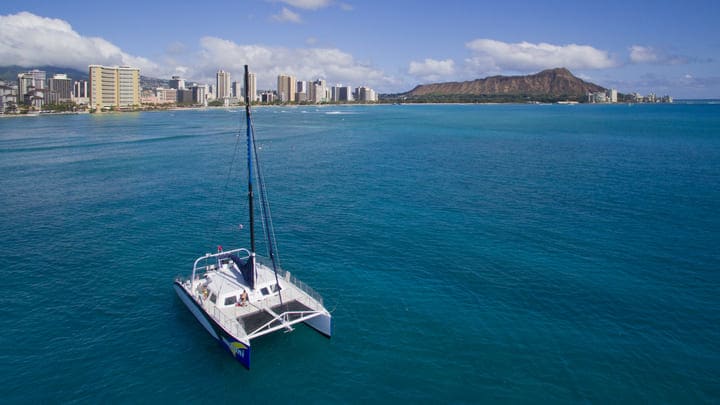 Image of Vehicle, Yacht, Boat, Sailboat, Land, Nature, Outdoors, Sea, Water, City, 