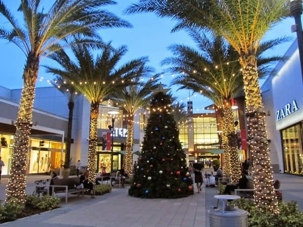 Image of Christmas, Christmas Decorations, Festival, Christmas Tree, Person, Bench, 