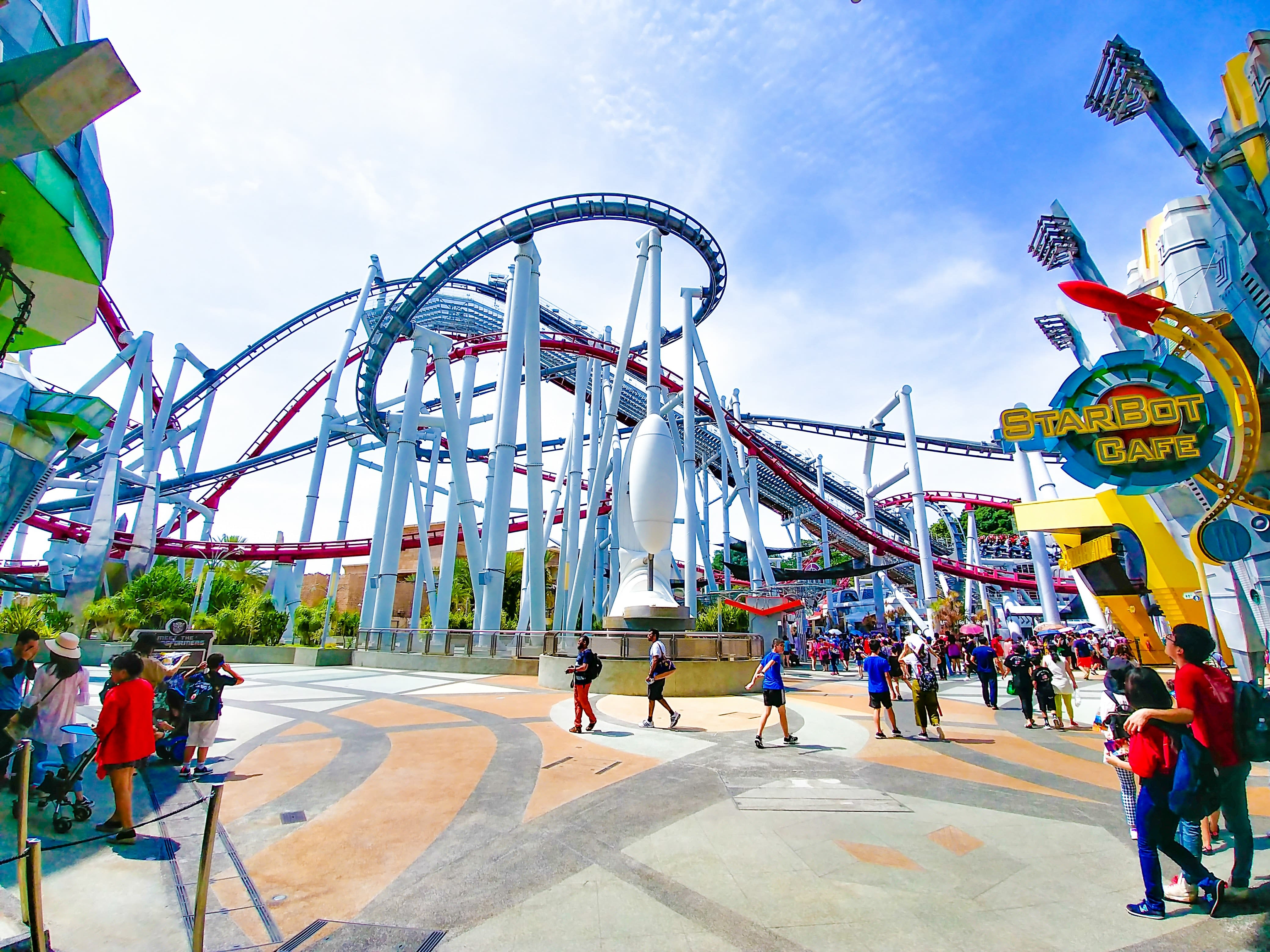 Image of Amusement Park, Fun, Theme Park, Person, Shoe, Handbag, Plant, 