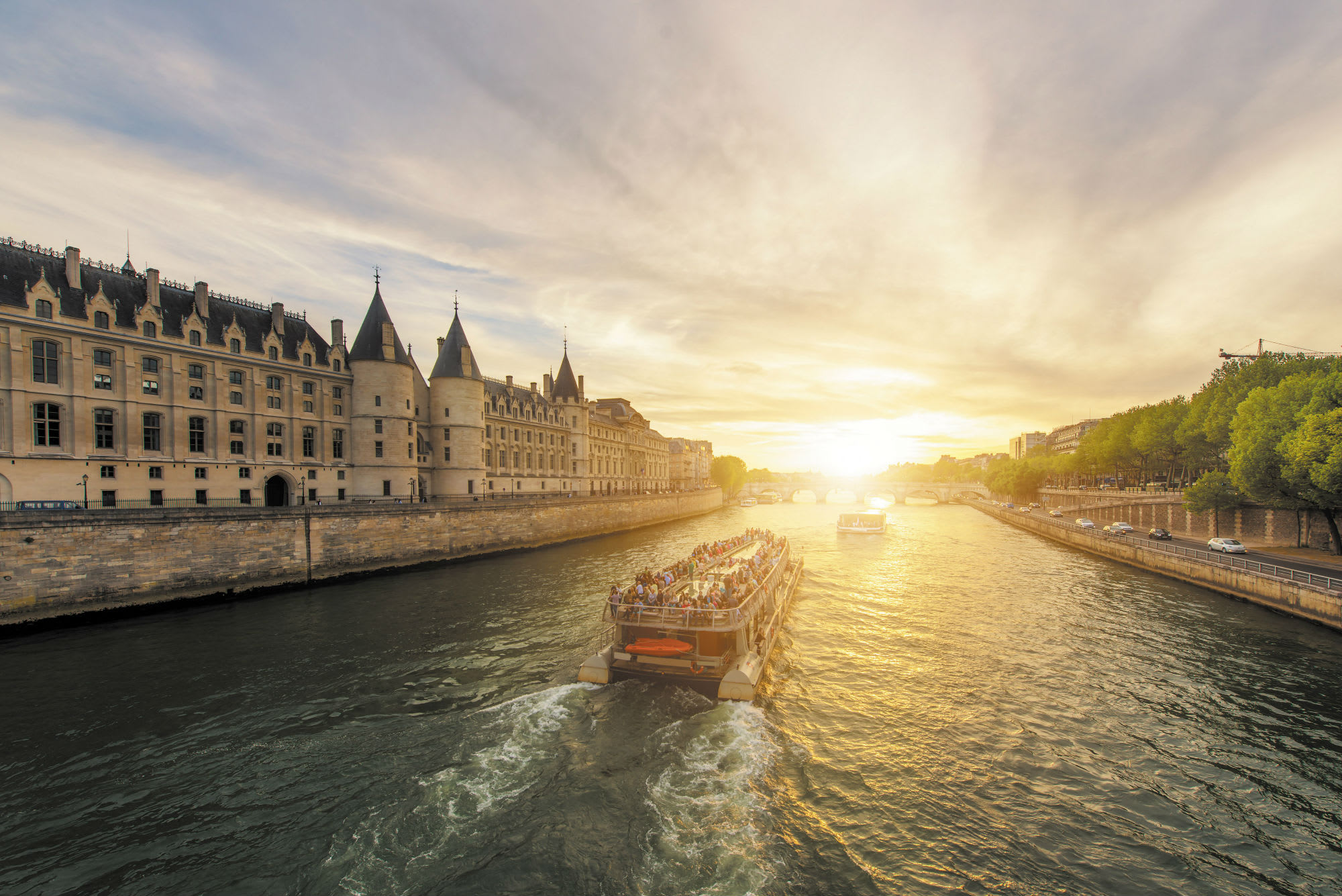 Image of Boat, Vehicle, City, Canal, Outdoors, Water, Urban, Car, Nature, Sky, Castle, Fortress, Scenery, 