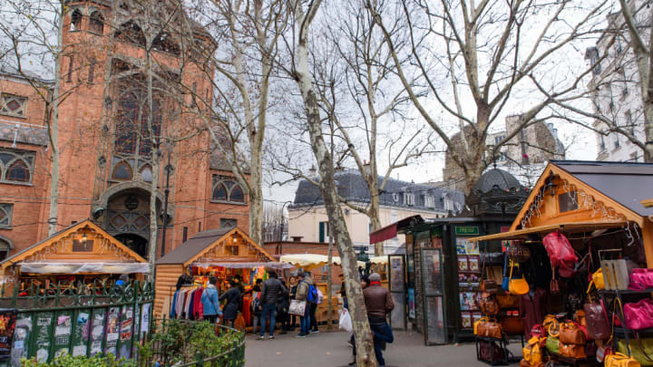 Image of Bazaar, Market, Shop, Person, Accessories, Bag, Handbag, City, Urban, Neighborhood, 